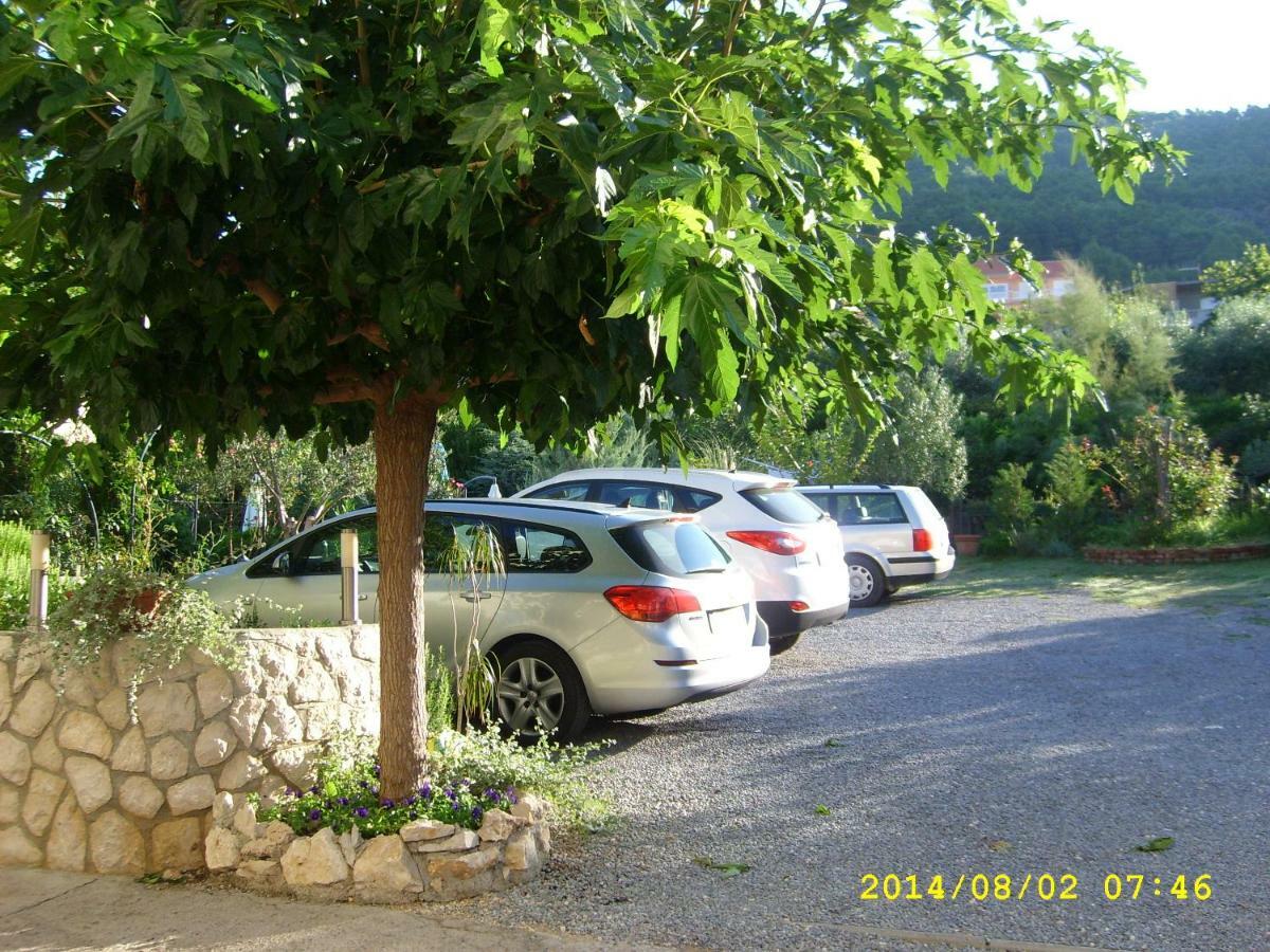 Apartments Bosiljka Rab Town Exterior photo