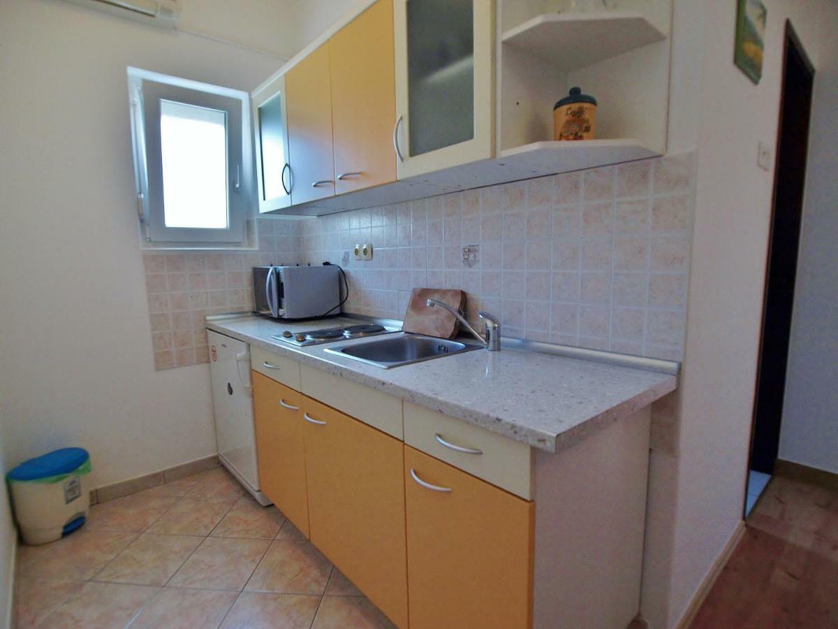 Apartments Bosiljka Rab Town Exterior photo